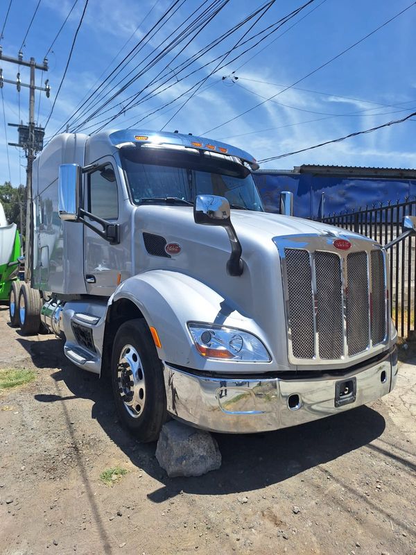 PETERBILT  579  2015