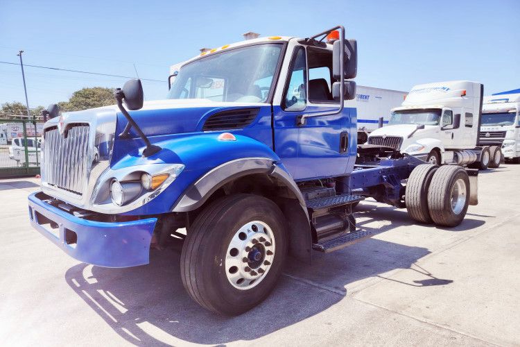 INTERNATIONAL 7400 2019