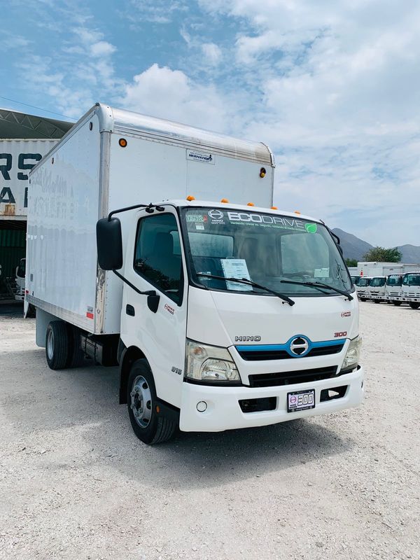HINO 300 816 2017