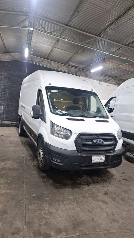 Modelo: Ford Transit Cargo Van Jumbo 2020