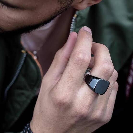 Elite Men&#39;s Black Finger Ring