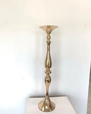 Amamda Gold Metal Vase (02299010)