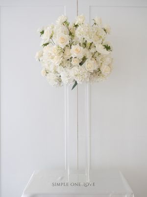 White Rose &amp; Hydrangea Flower Arrangement