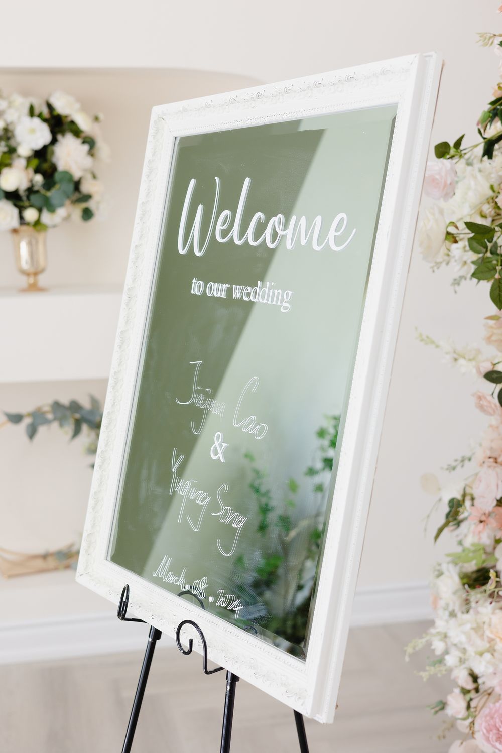 White Mirror Welcome Sign without Easel (00199100D)