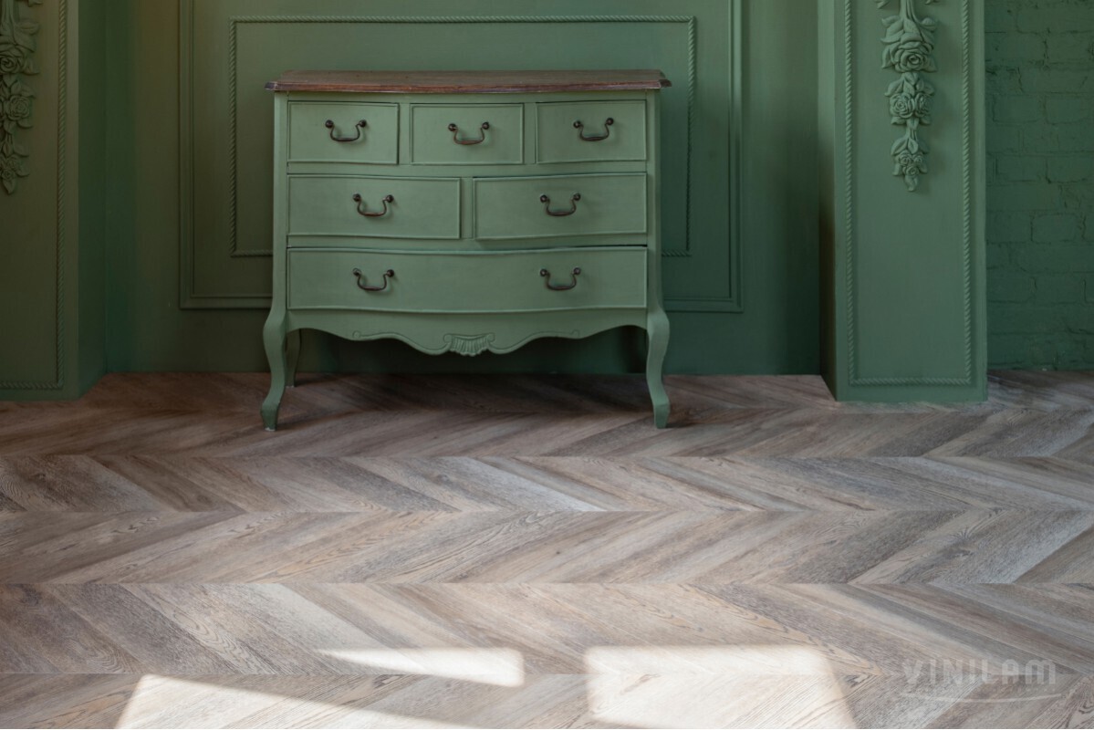 Виниловый ламинат VINILAM PARQUET CHEVRON
RI153616CL4 Шеврон Шампань