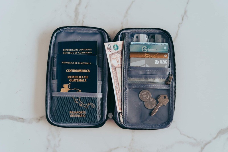 Estuche para documentos de viaje