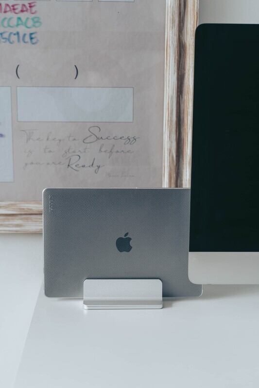 Soporte para laptop en vertical
