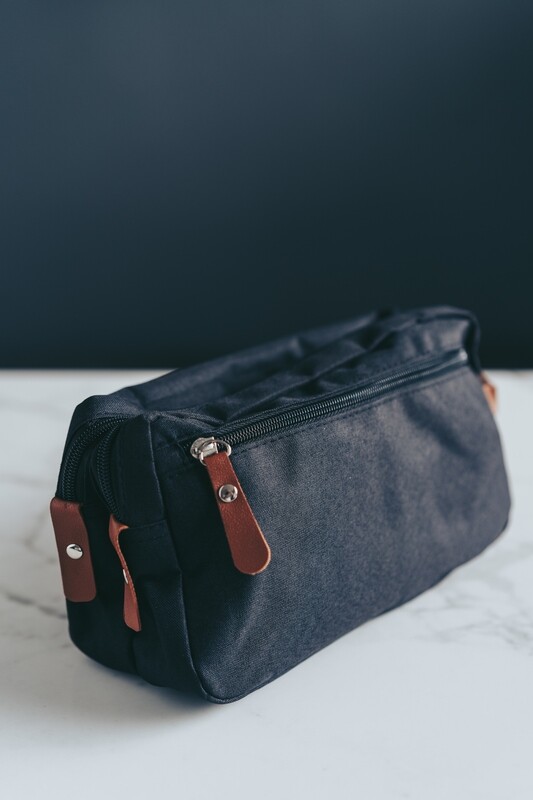 Toiletry bag - men