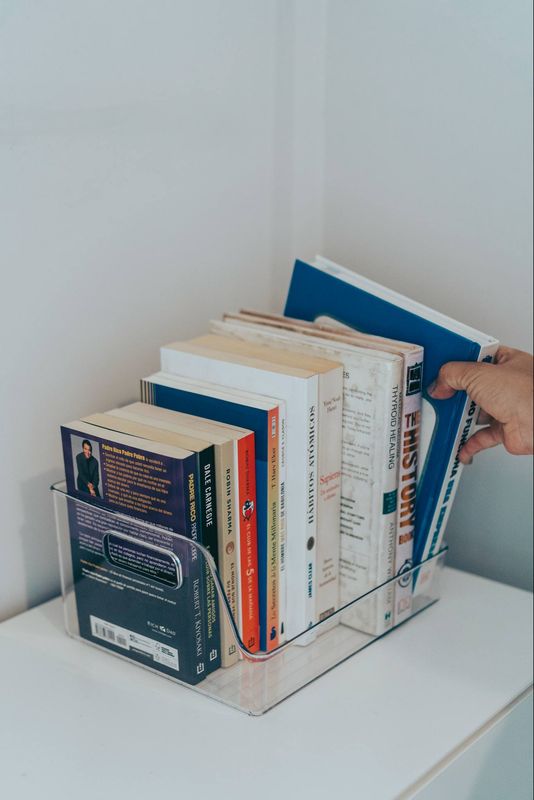 Caja acrílica para libros y revistas
