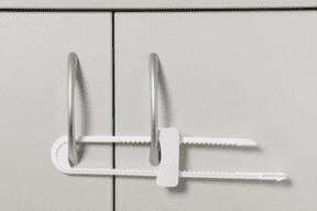 Cabinet sliding latch