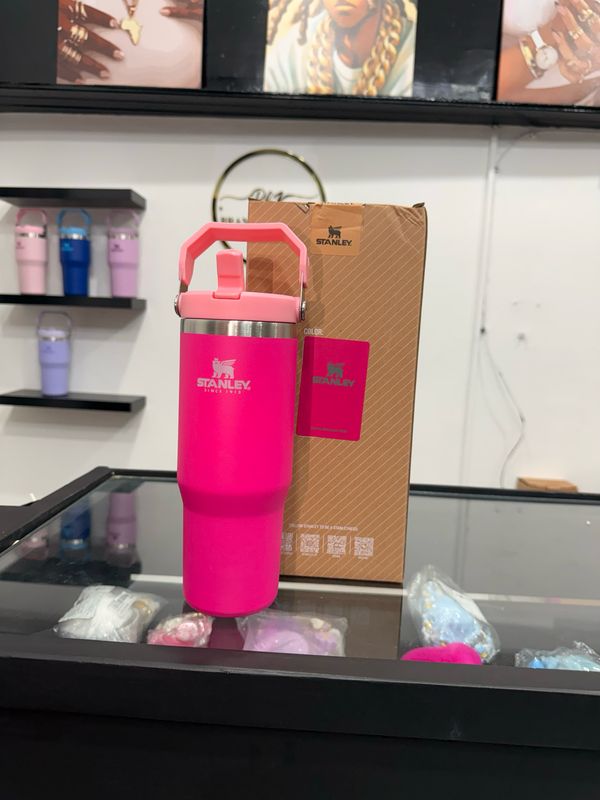 Hot Pink Flipper Stanley (30 oz)