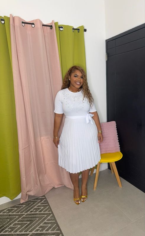 Glitz &amp; Pleatz Dress (white)