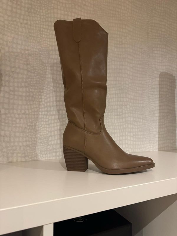 Camel cowboy boots