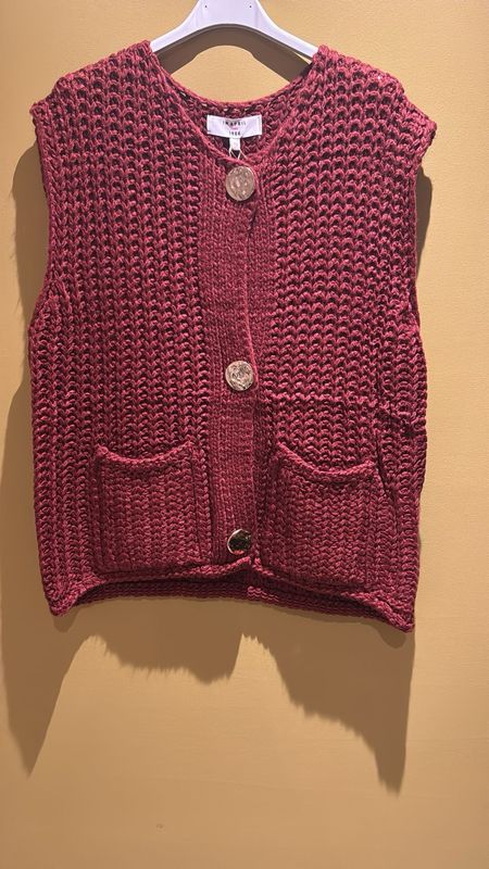 burgundy gilet