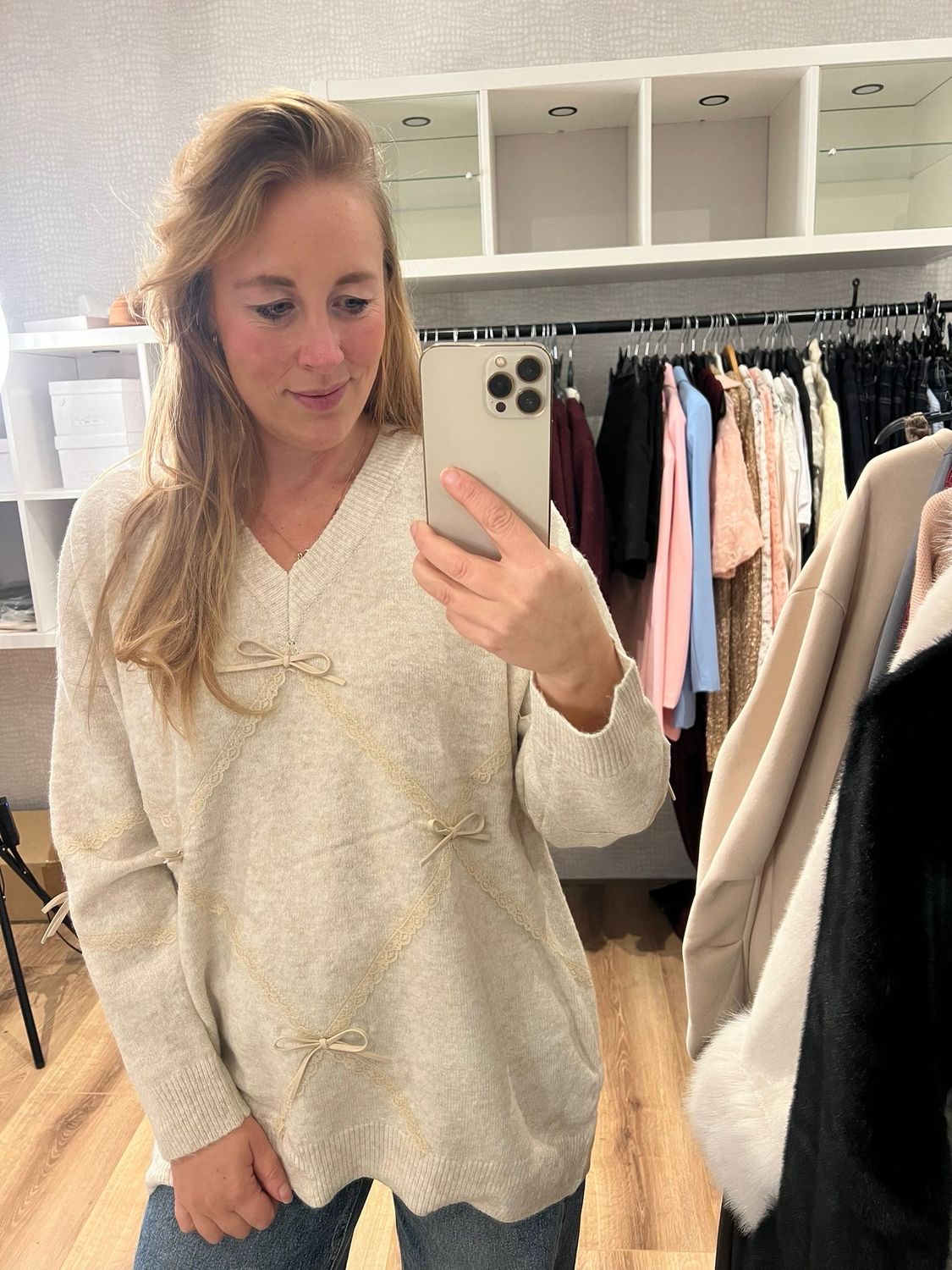 Cute bow sweater - Creme