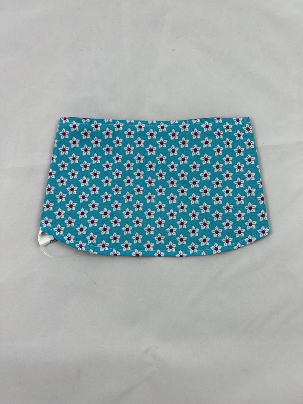 Halstuch hellblau mit Blumen gr. L Halstuch hellblau mit Blumen gr. L