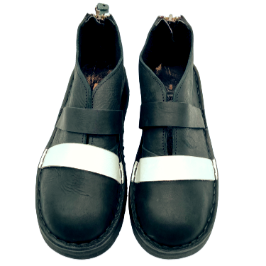 Two-Tone Strap Leather Shoes – Modern Contrast Design