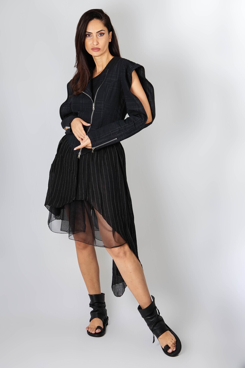 Asymmetric Skirt with Removable Mesh Underskirt – Versatile Layered Style