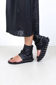 Avant-Garde Gladiator-Inspired Sandals – Bold Architectural Footwear