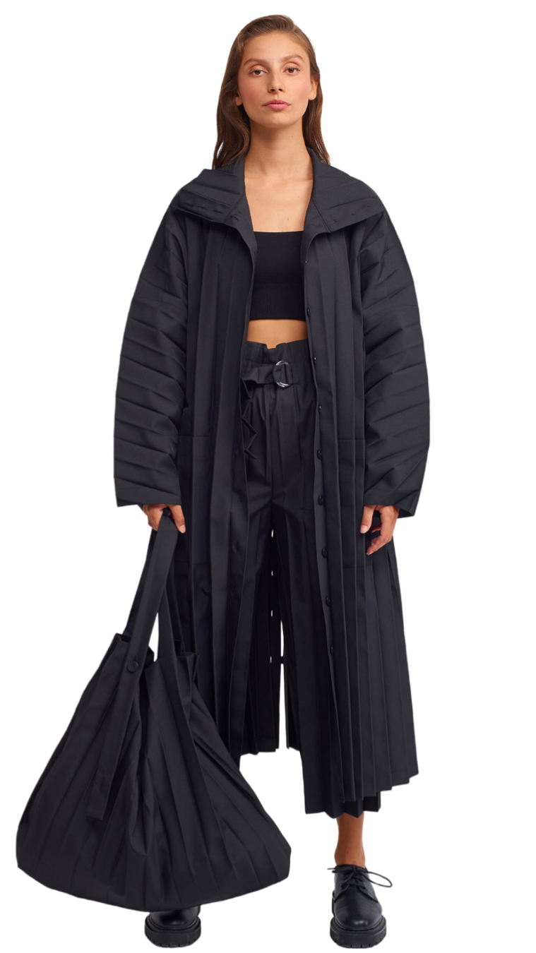 Pleated Pants – Contemporary Textured Trousers