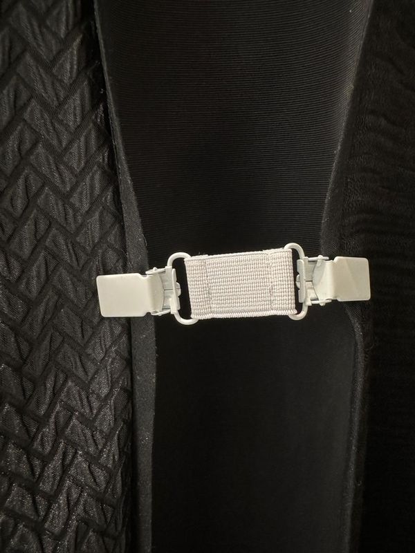 Versatile White Fabric Clips – Adjustable Styling Accessories
