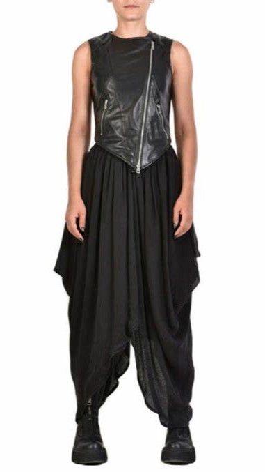 Black Leather Sleeveless Moto Vest – Edgy, Modern Statement Piece