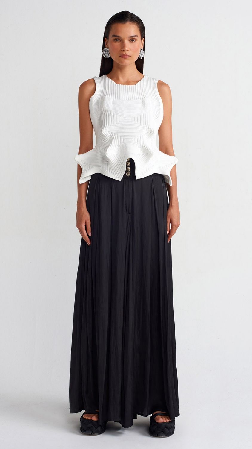 Sculpted Textured Peplum Top