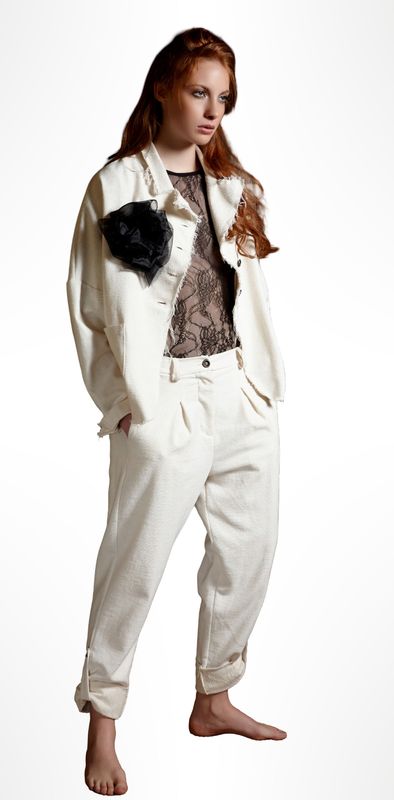 Off-White Pleated Tapered Pants – Modern Minimalist Streetwear
