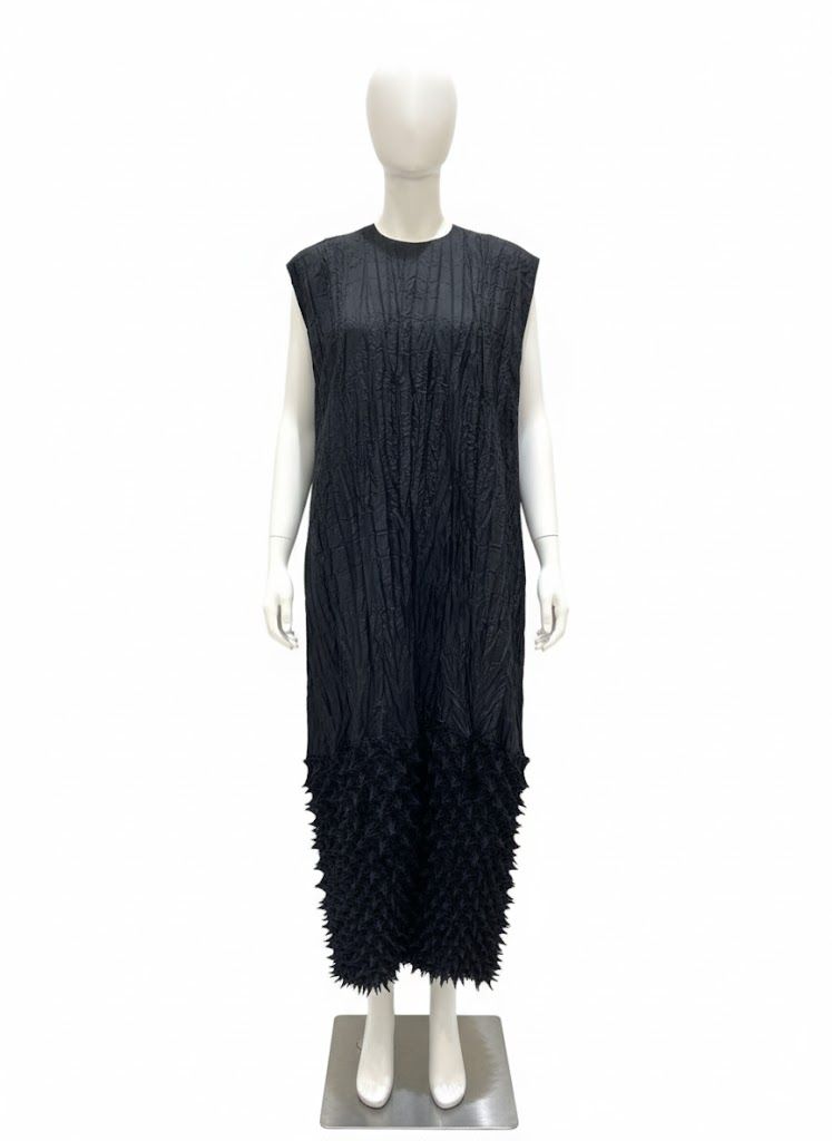 Sculpted Crinkle Texture Black Sleeveless Maxi Dress