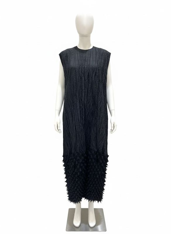 Sculpted Crinkle Texture Black Sleeveless Maxi Dress