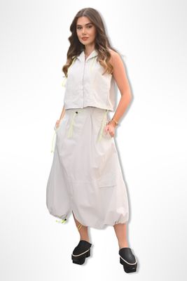 Sleeveless Hooded Utility Vest – Functional Streetwear Layer