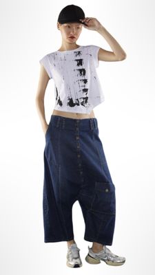 Distressed Graphic Crop Tee – Edgy Urban Streetwear