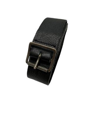 Leather Belt with Vintage Buckle – Classic Statement Accessory