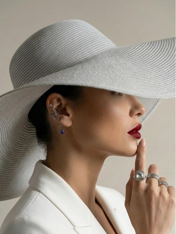 Serpent Noir Ear Cuff