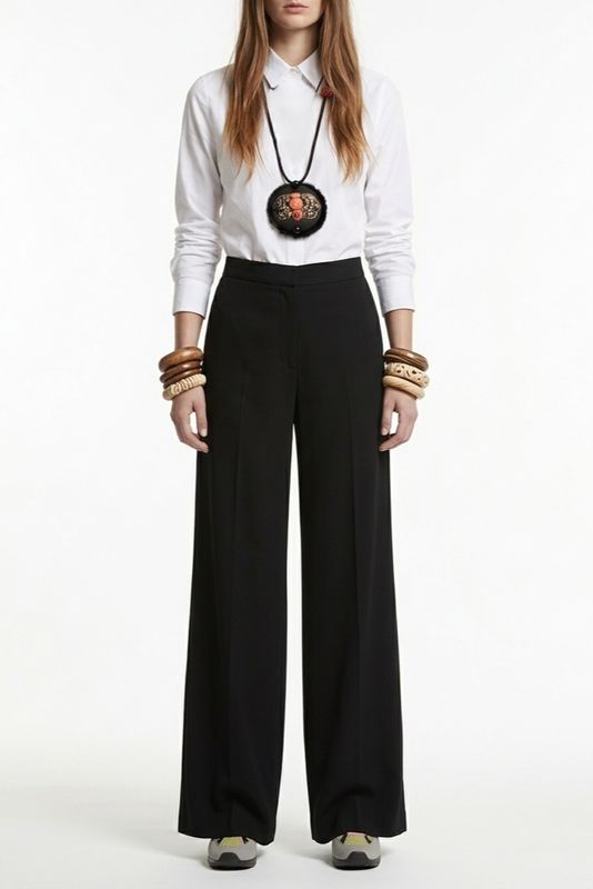 Embellished Pendant Necklace – Vintage-Inspired Elegance