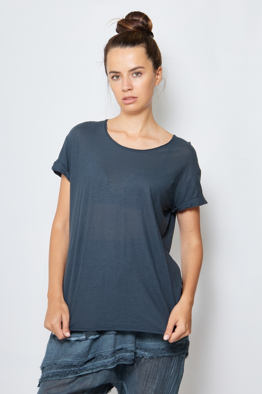 Relaxed Fit Rolled Sleeve Tee – Effortless Everyday Essential