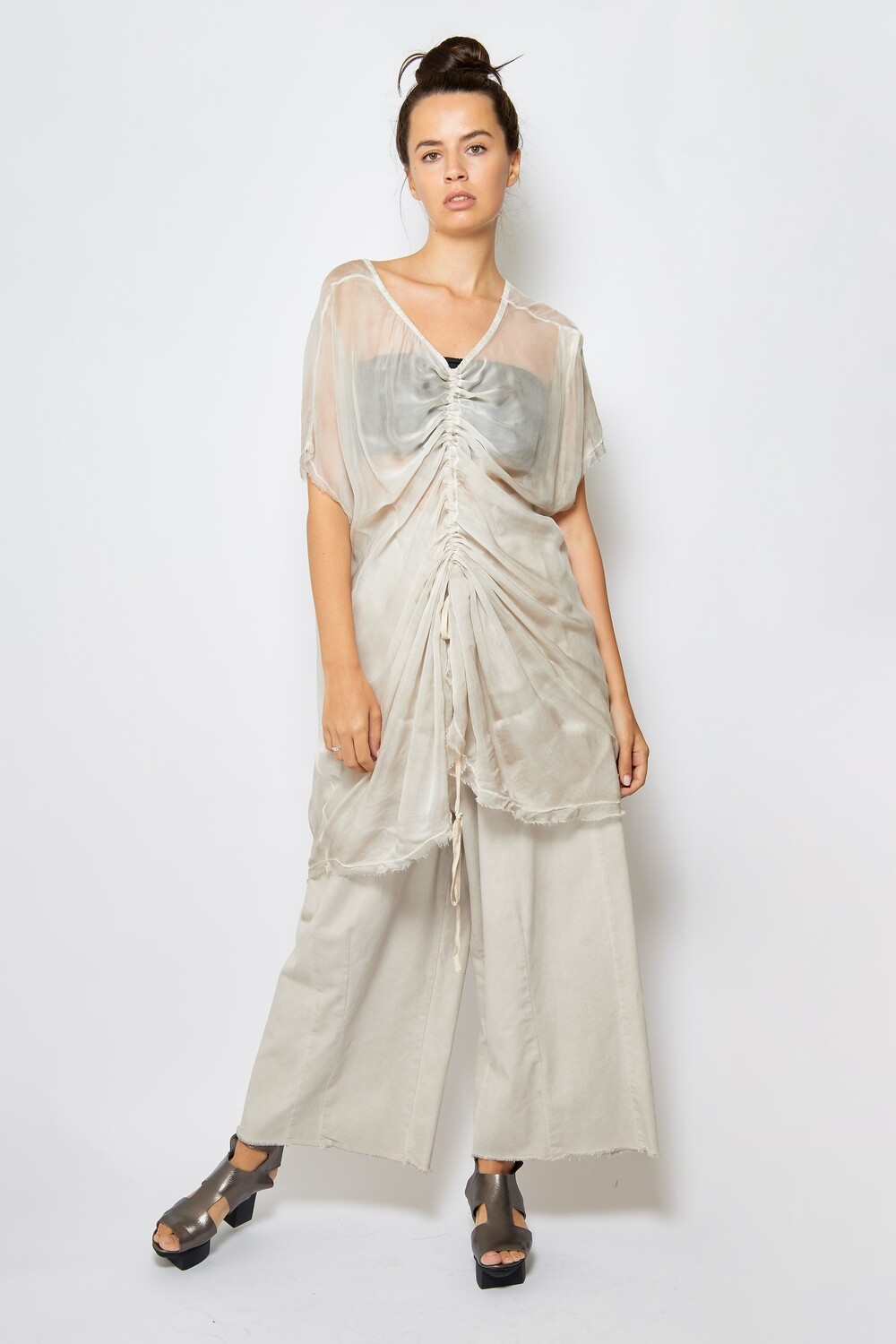 Wide-Leg Raw Hem Pants – Effortless Edgy Minimalism