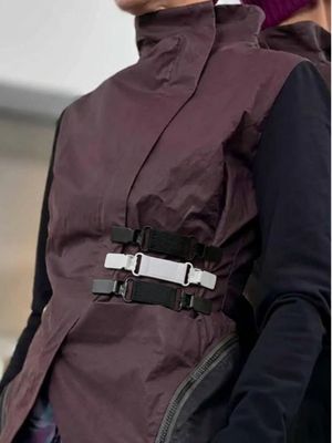 Versatile White Fabric Clips – Adjustable Styling Accessories