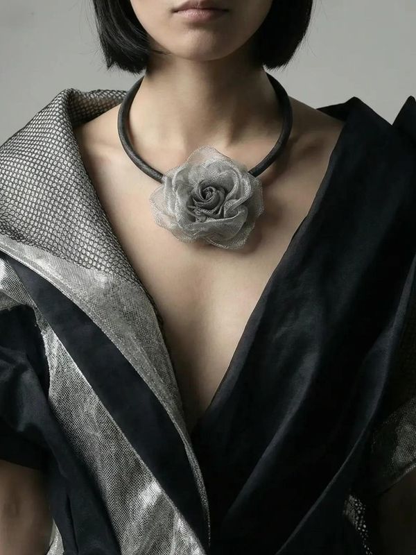 Industrial-chic wire work floral Necklace – Contemporary Statement Jewelry