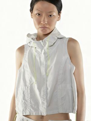 Sleeveless Hooded Utility Vest – Functional Streetwear Layer