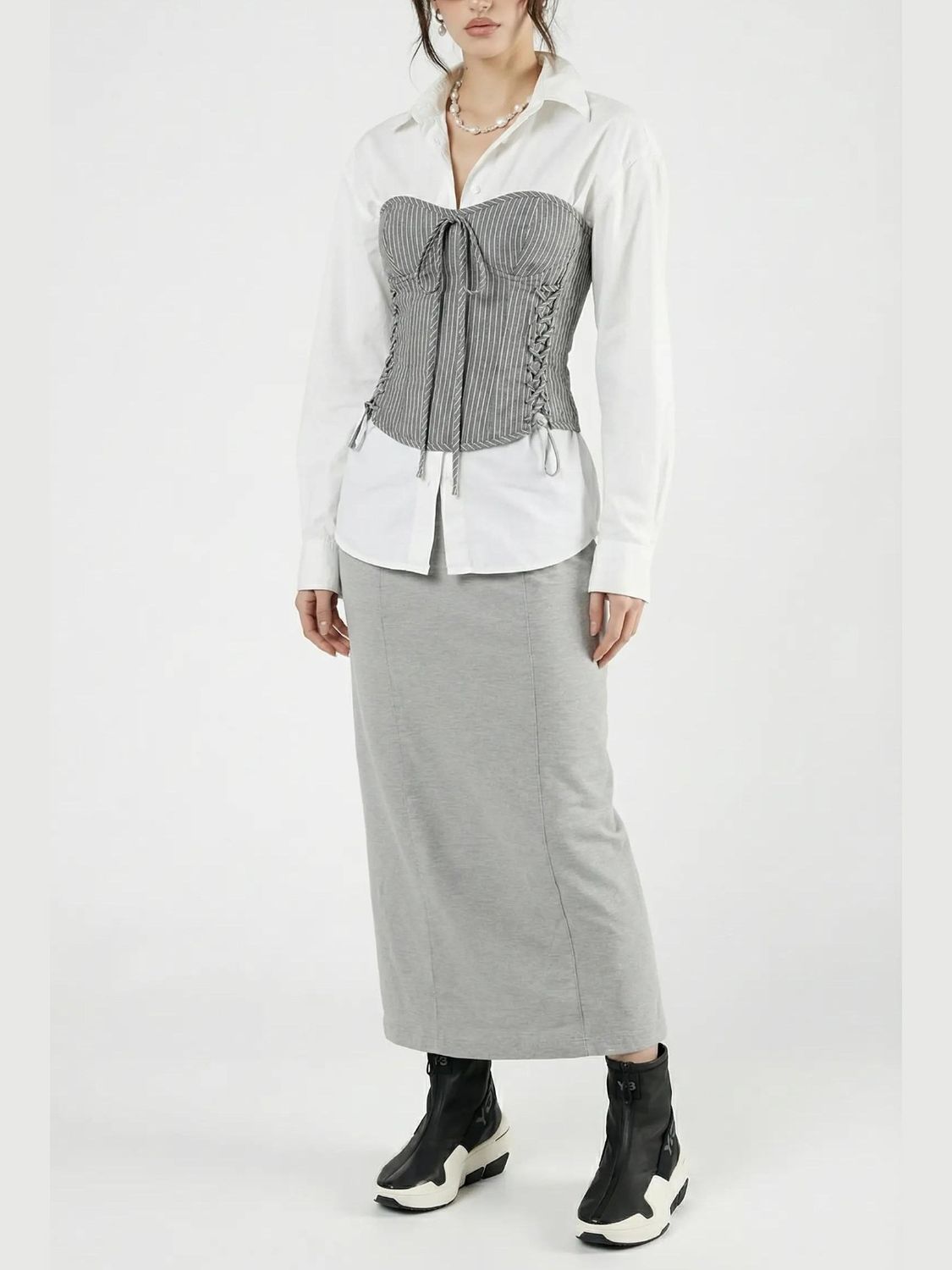 Structured Midi Skirt – Minimalist High-Waist Essential