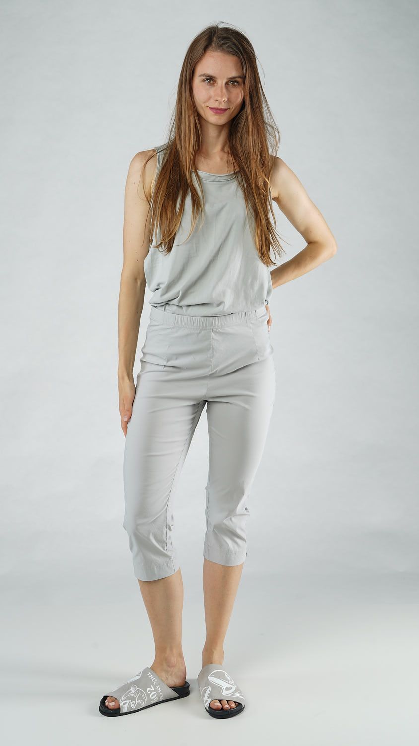 Light Grey Cropped Trousers – Minimalist Tailored Pants