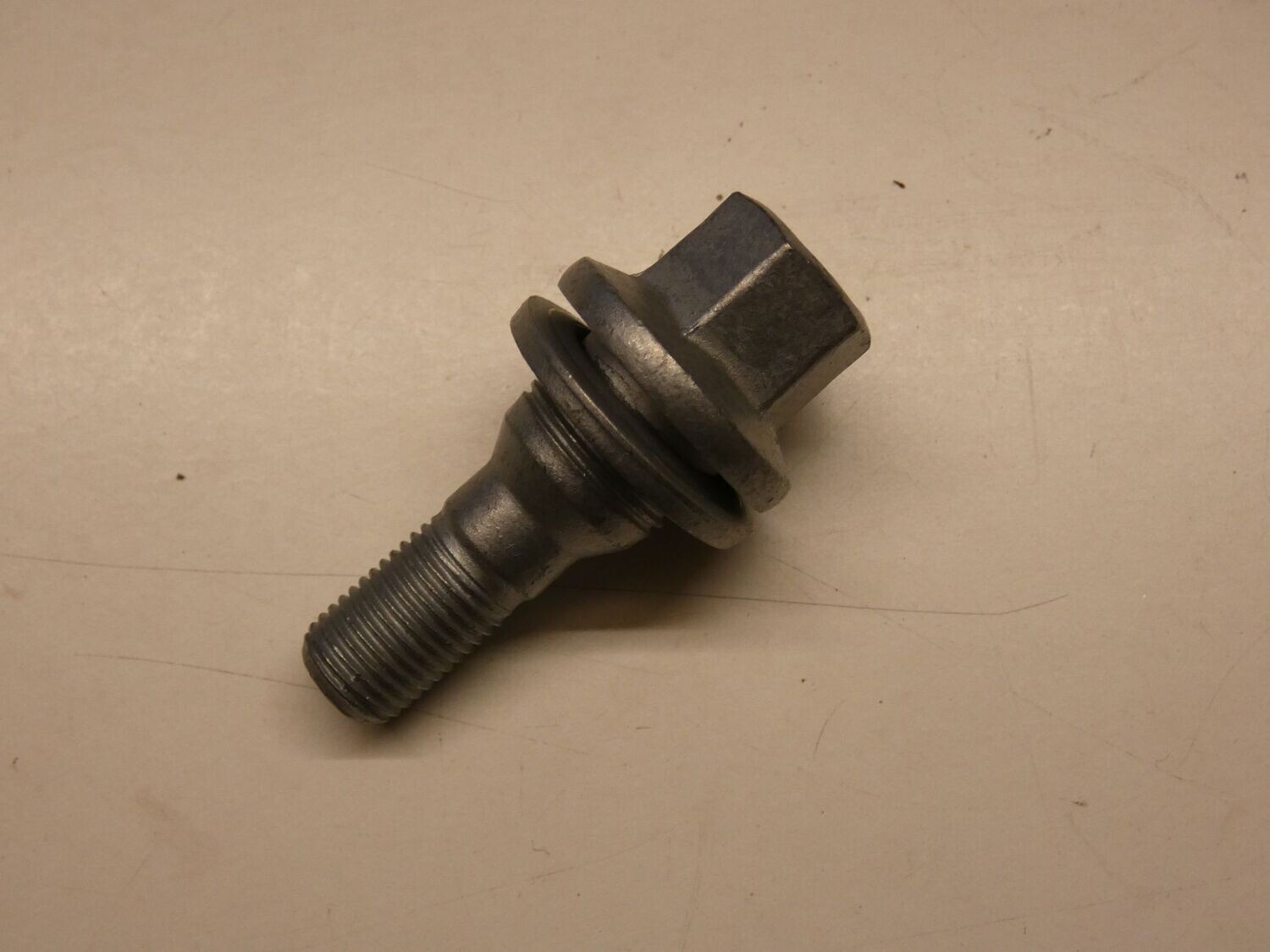 Radschraube Kegelbund F