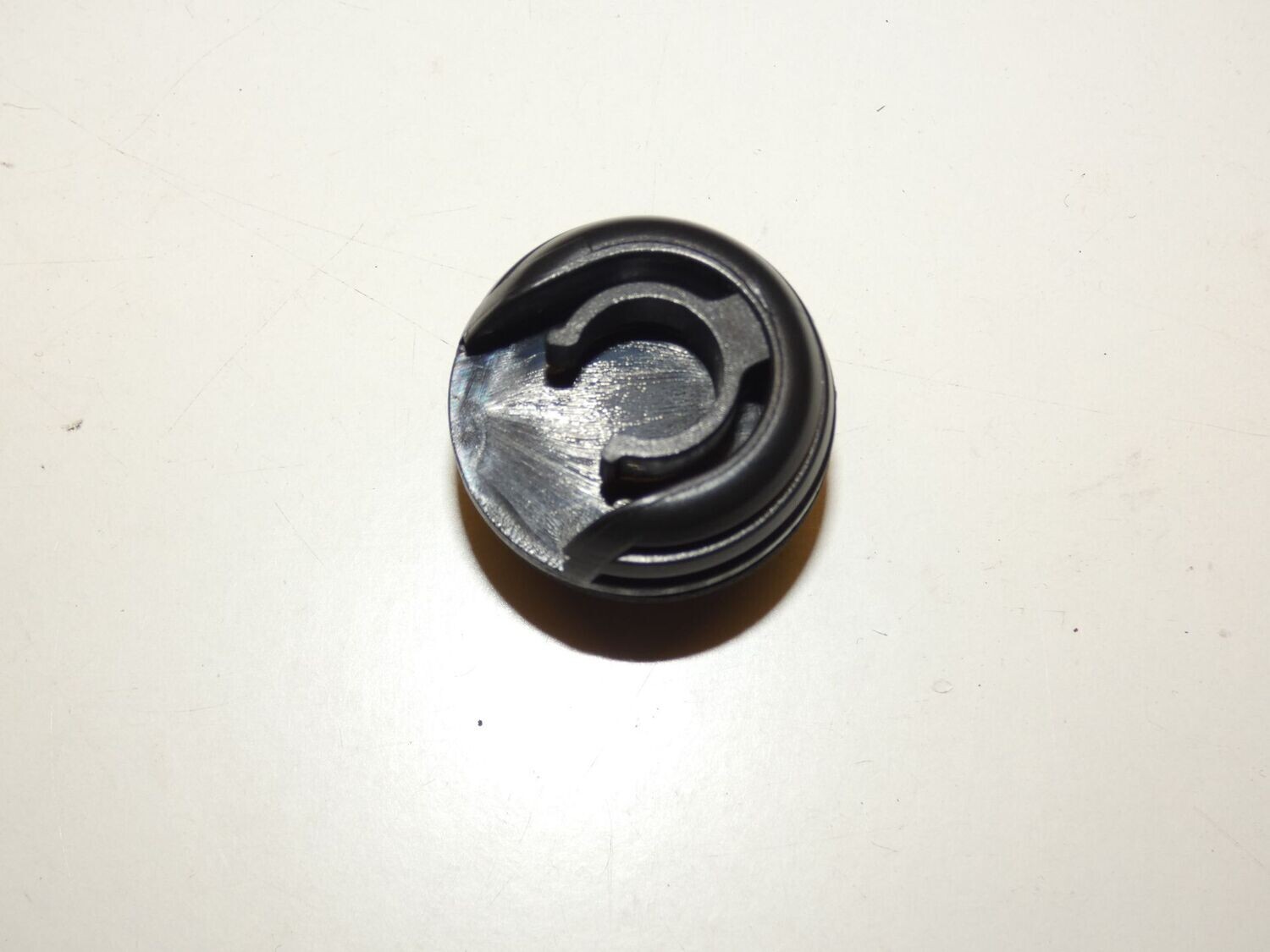 Opel  Buchse Tankdeckel