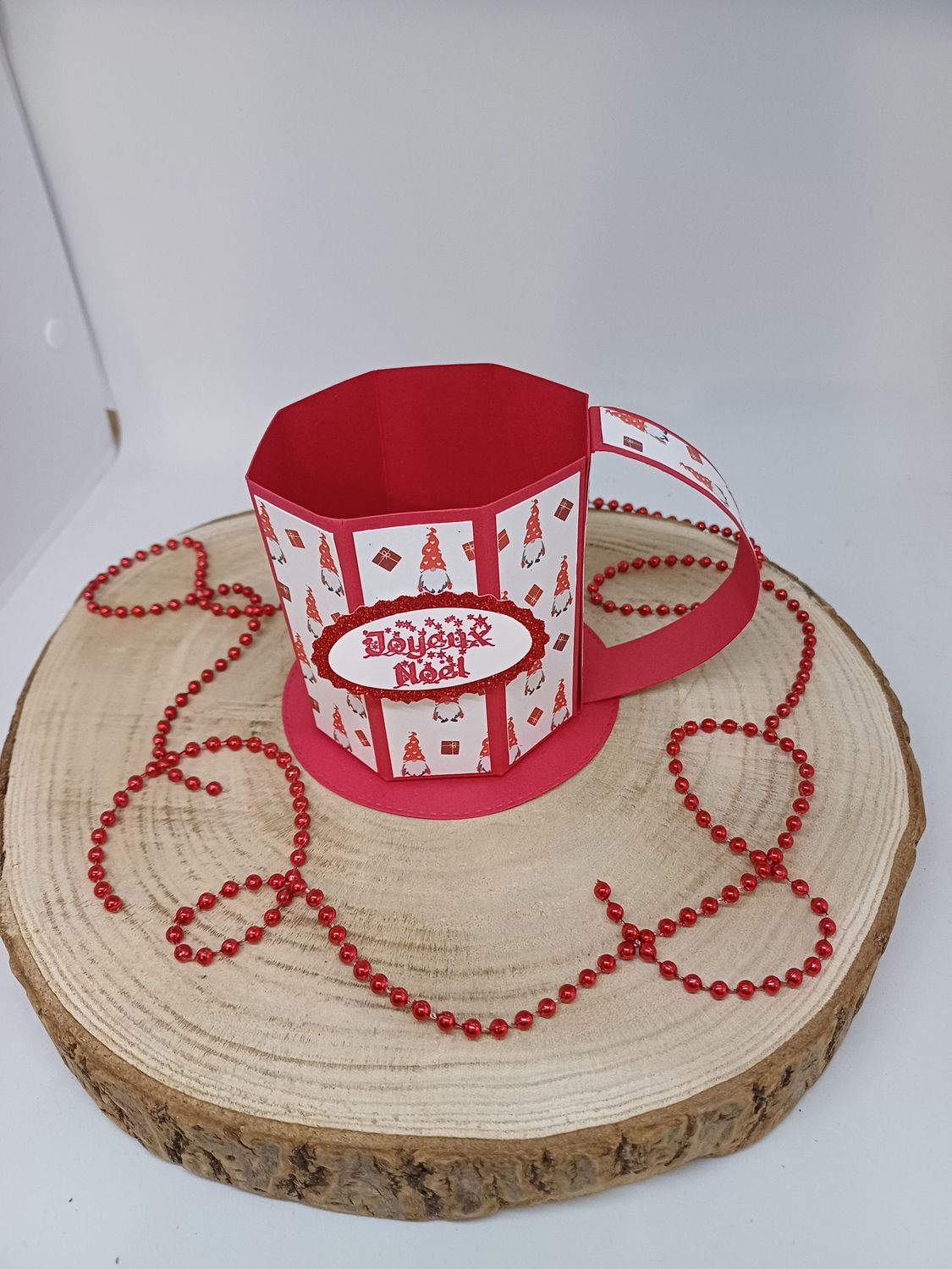 Tasse rouge gnome joyeux noél