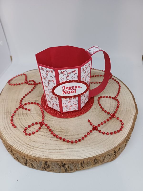 Tasse rouge sucre d'orge joyeux noél