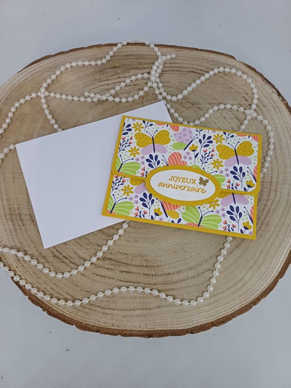 Pochette carte cadeau joyeux anniversaire jaune