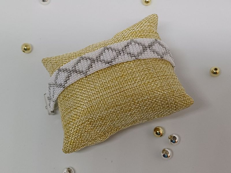 Bracelet blanc argenté 11
