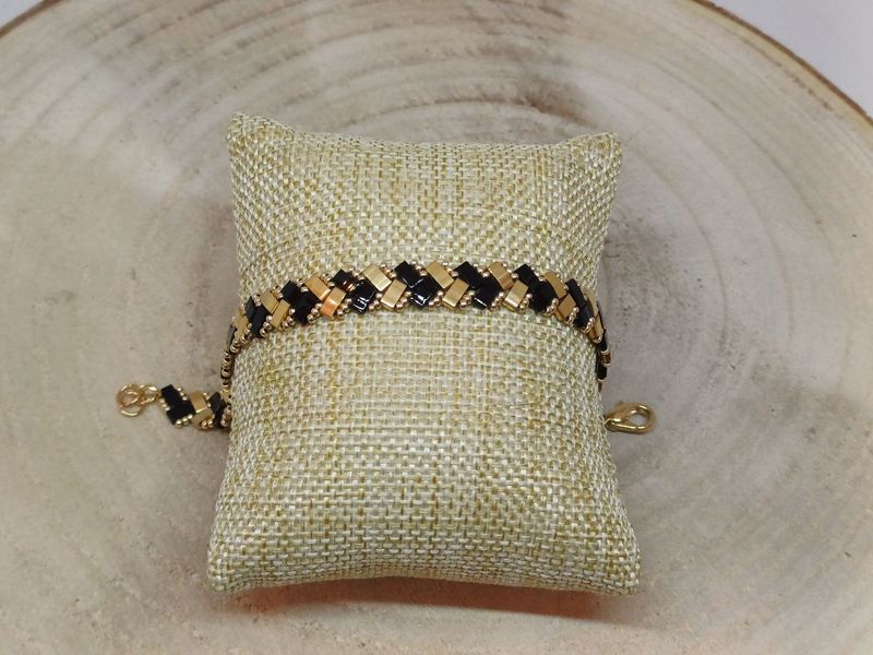 Bracelet perles noires brillantes et dorées  6