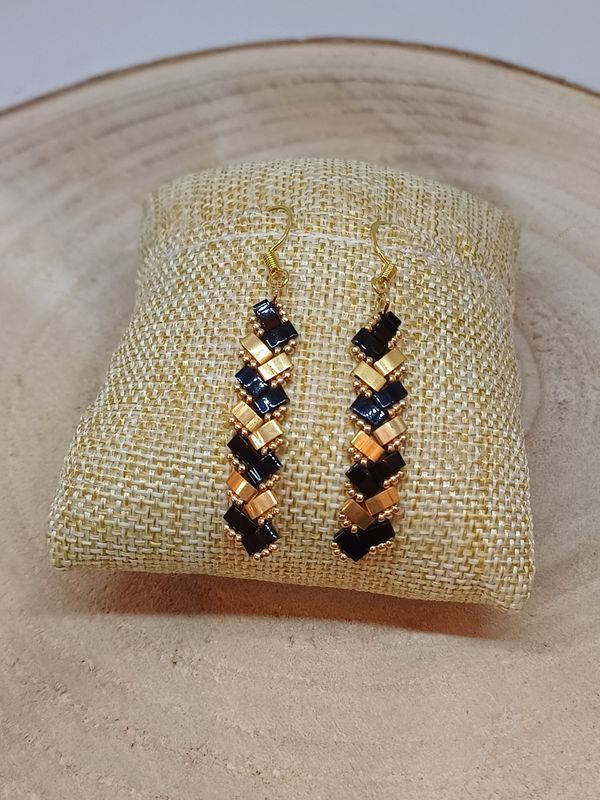 Kit 6 pour réaliser 1 paire de boucle d'oreille perles noires brillantes et dorées